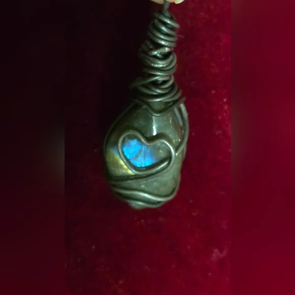 Wire Wrapped Stone Labradorite Pendant Necklace - Picture 3 of 10